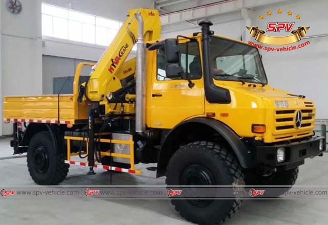 Mercedes Benz Truck Mounted Crane with HYVA Crane Right